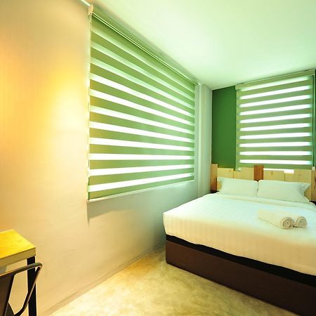 Finess Basic Hotel Малакка Экстерьер фото