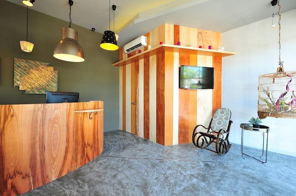 Finess Basic Hotel Малакка Экстерьер фото