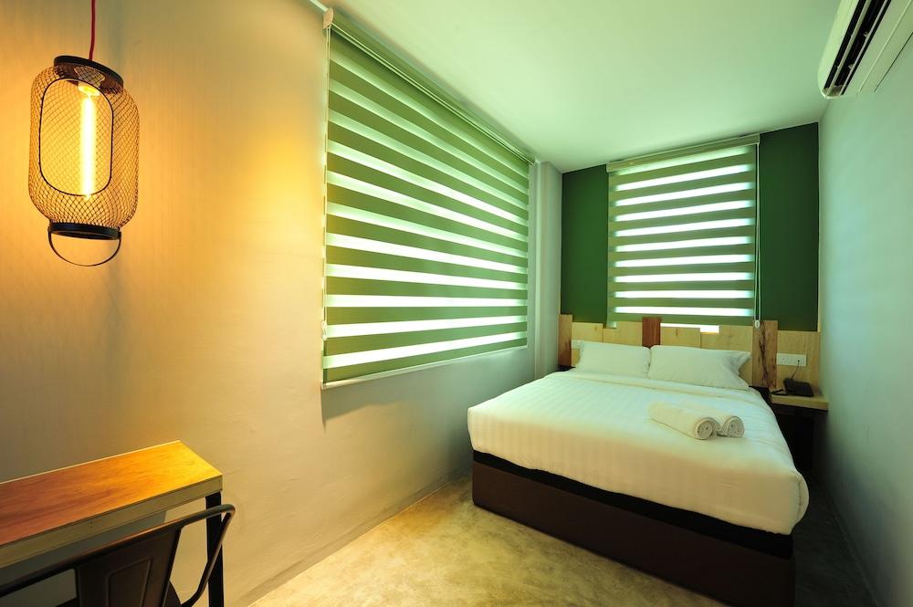 Finess Basic Hotel Малакка Экстерьер фото